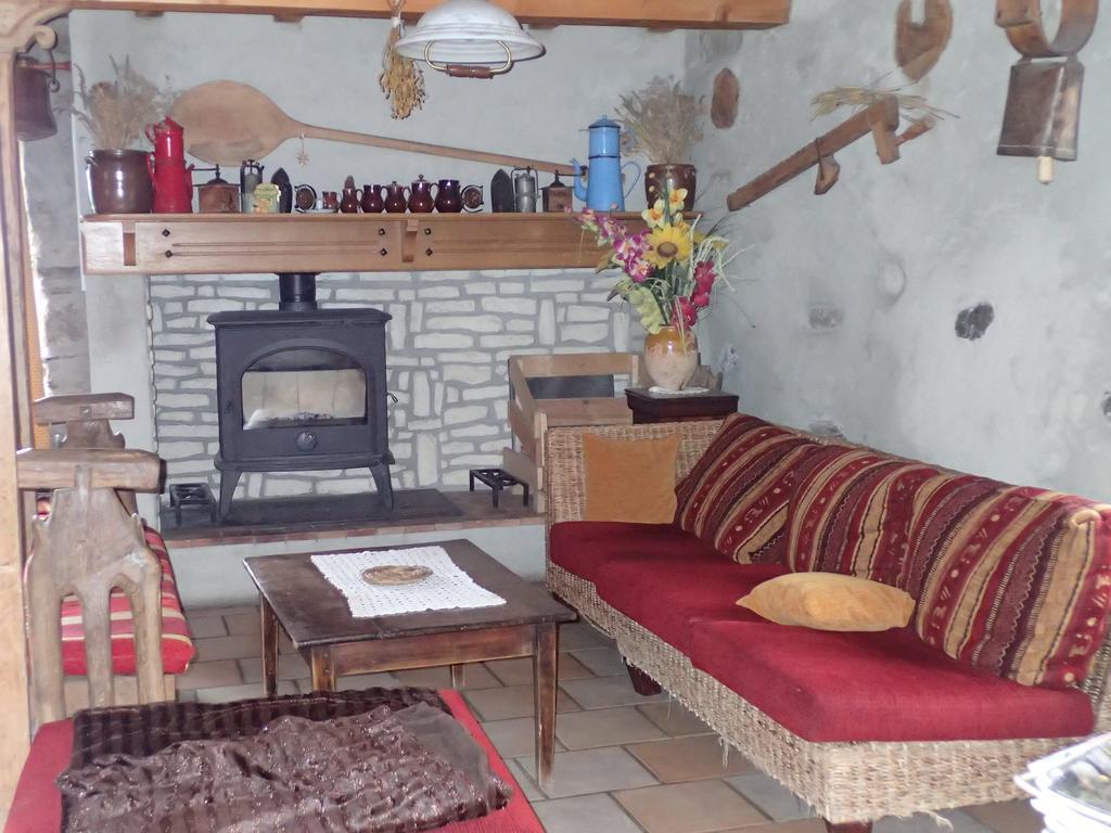 Gite Soum De L'Ase Grust Exteriör bild