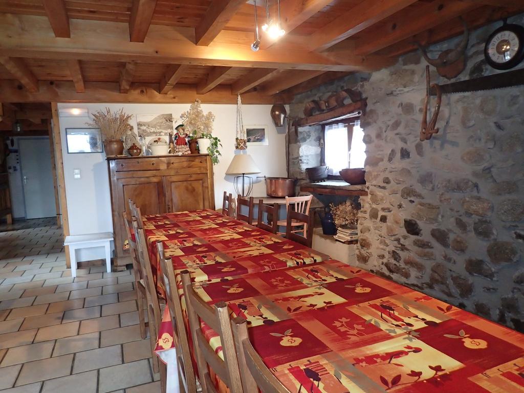 Gite Soum De L'Ase Grust Exteriör bild