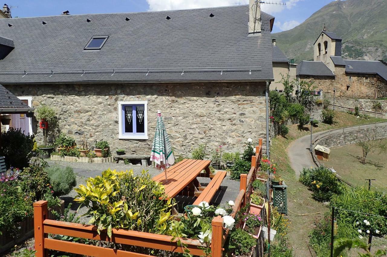 Gite Soum De L'Ase Grust Exteriör bild